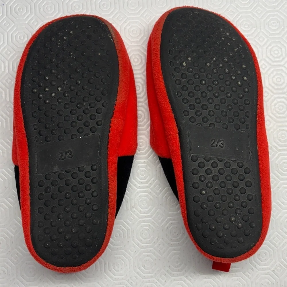 Disney Mickey Mouse Slippers Size 2/3 Youth Colour Red/Black - Picture 9 of 9
